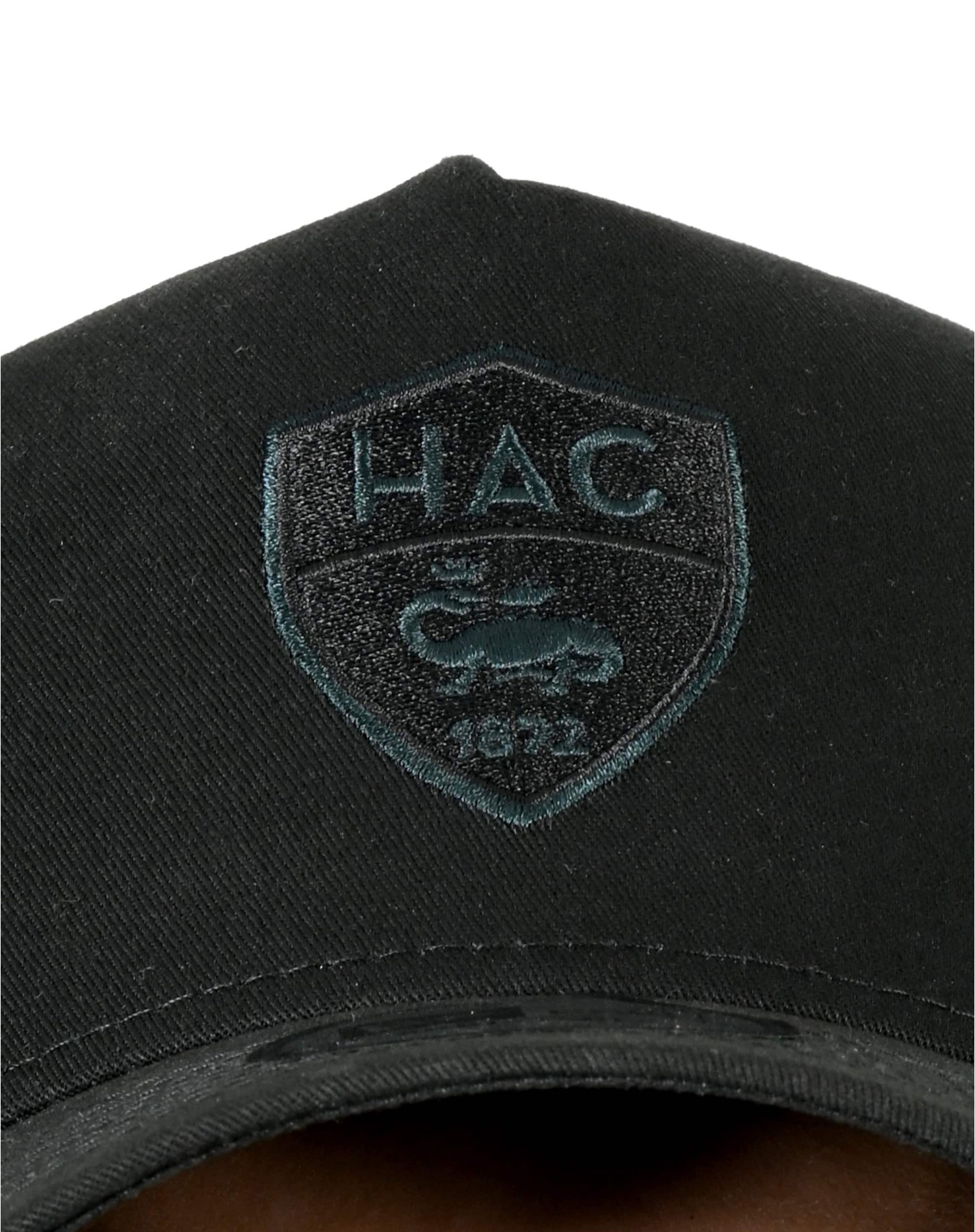 Casquette Trucker Noir HAC x New Era - Detail Casquette Trucker Noir HAC x New Era - Detail