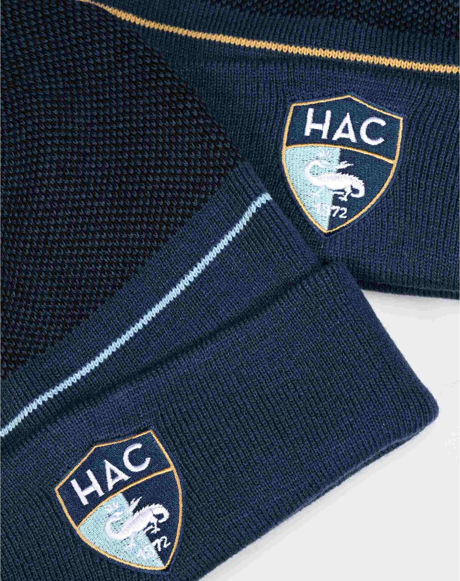 Bonnet Pompom Or - Détail 2 modèles Bonnet Pompom Or - Détail 2 modèles