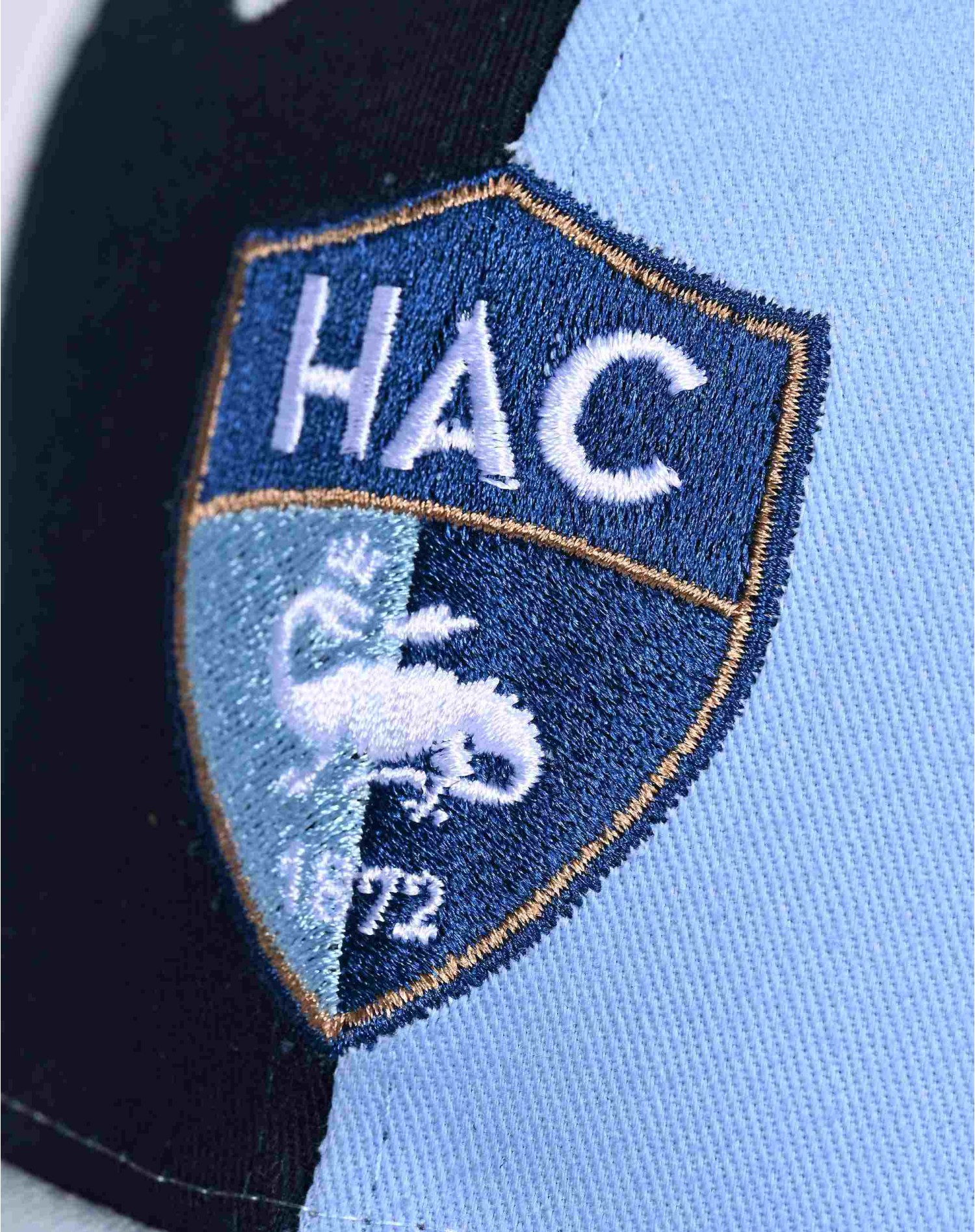 Casquette Bicolor - détail Logo